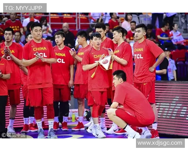 中国男篮红队迎战伊朗队全力争胜期待精彩对决与球迷共庆篮球盛宴